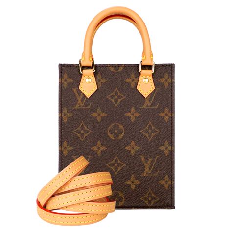 Louis Vuitton 最近很火的迷你琴谱包——Petit Sac Plat！